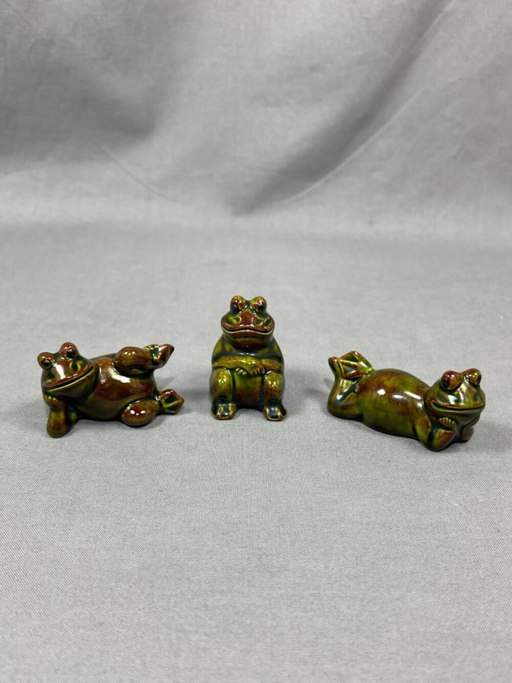 Vtg Frog Ceramic Figurine Green Brown Miniature Animals Handmade Set 3